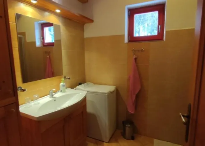 Jezinka Σαλέ *